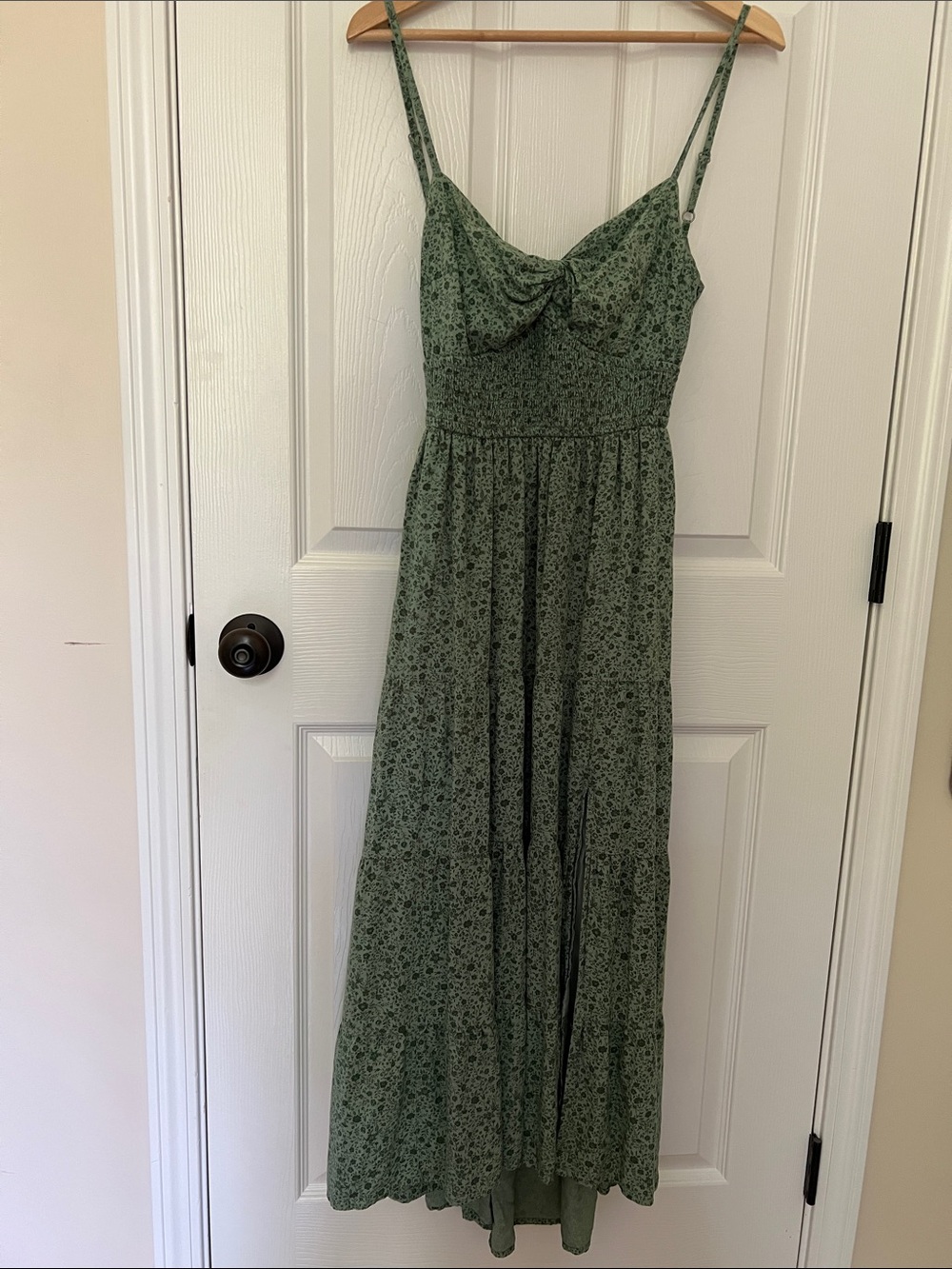 Green Floral Maxi Dress - Hollister - Tie Back - Picture 4 of 7